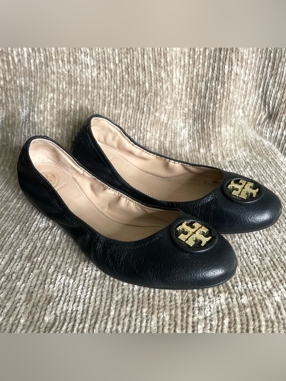 Tory Burch Black Leather Minnie Travel Ballet Flats Gold Logo Emblem Size 10 - Picture 8 of 9
